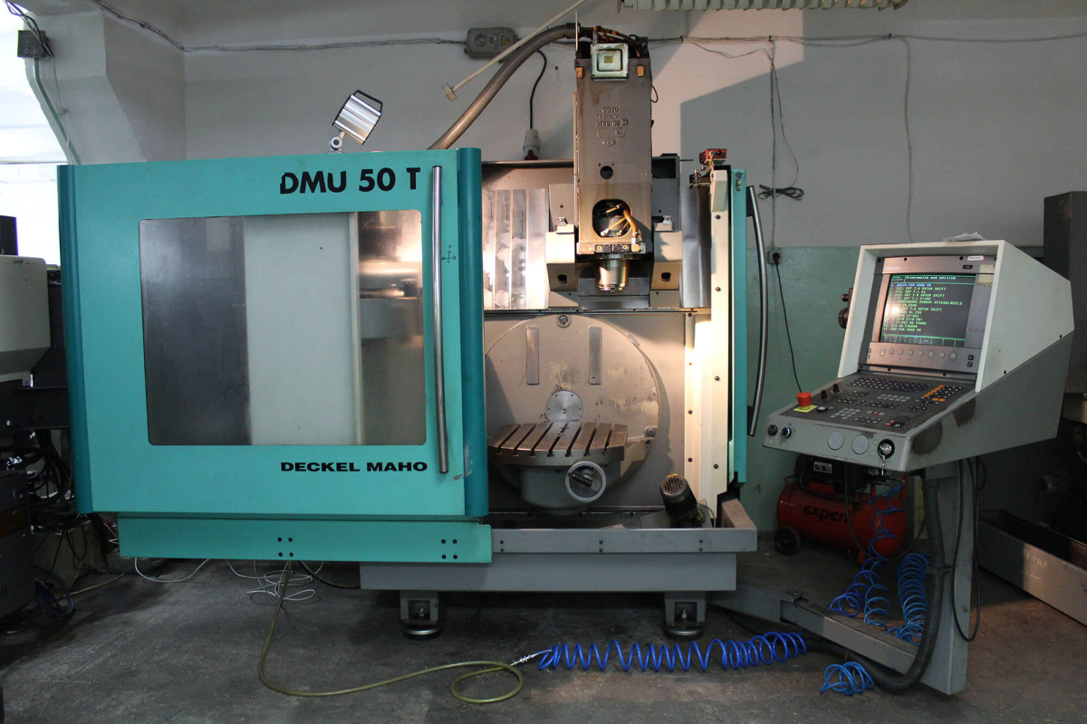 Обрабатывающий центр с ЧПУ