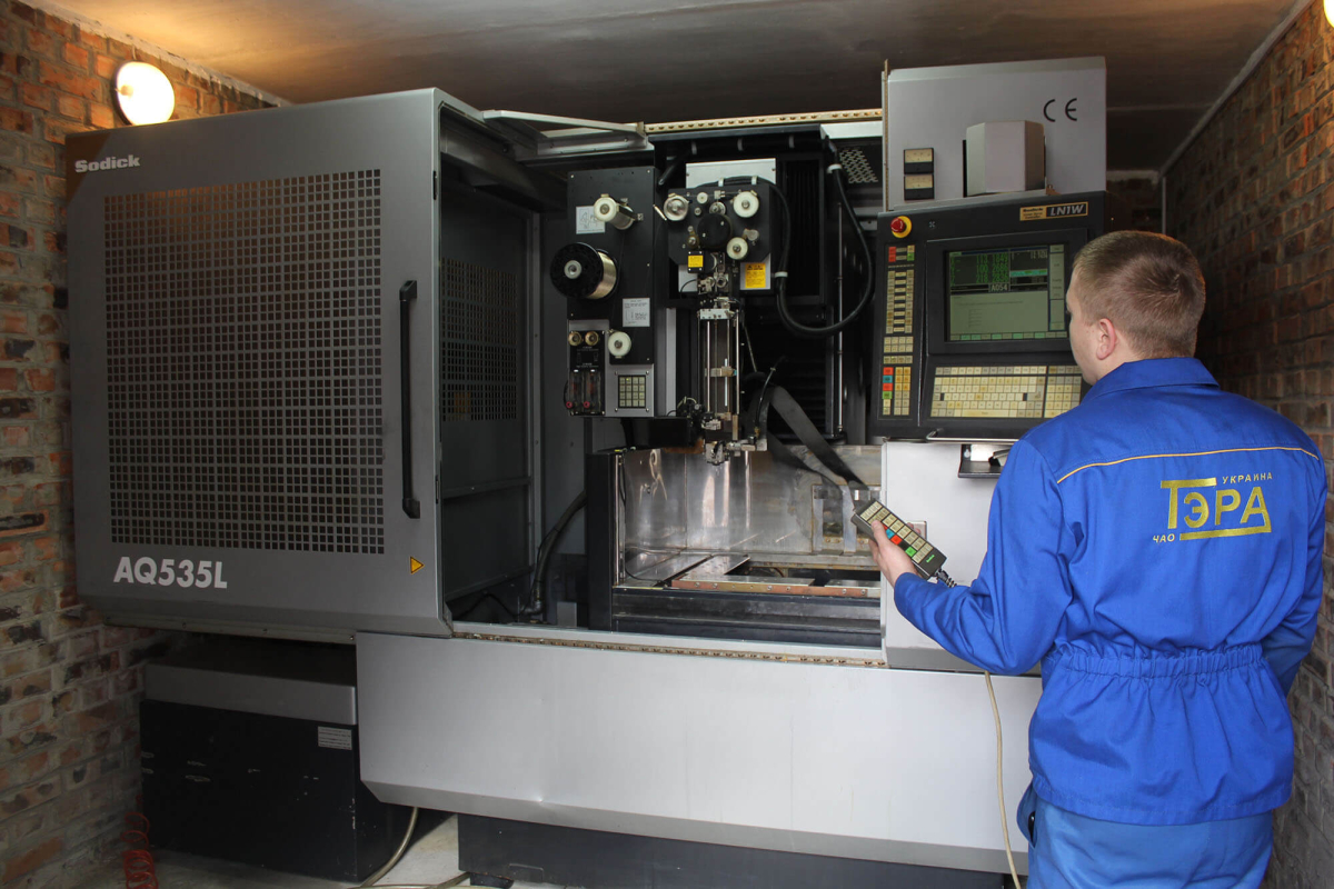 Электроэрозионный проволочно-вырезной станок